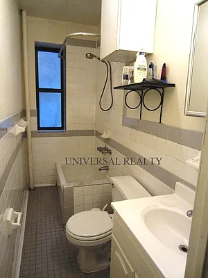 Rented by Universal Realty Group | media 32