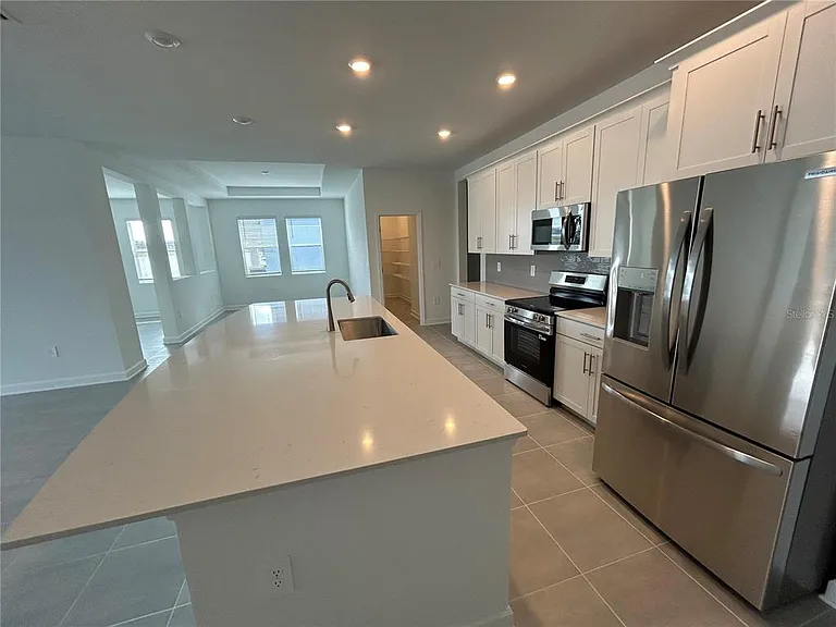 3008 Ella Way — Photo 10
