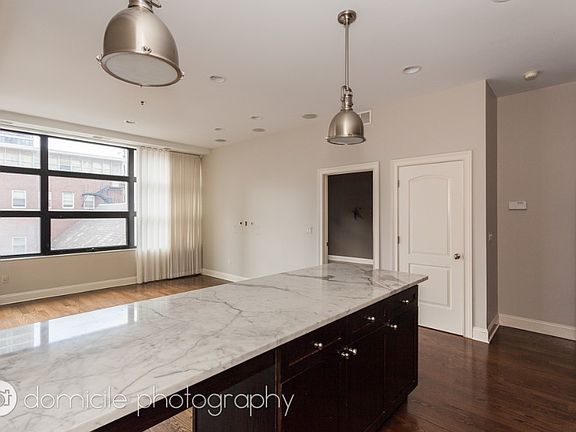 4th image of 101 W Superior St APT 506