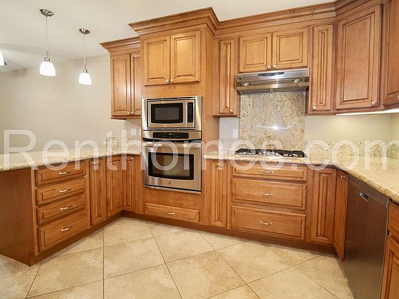 5th image of 16449 Felice Dr