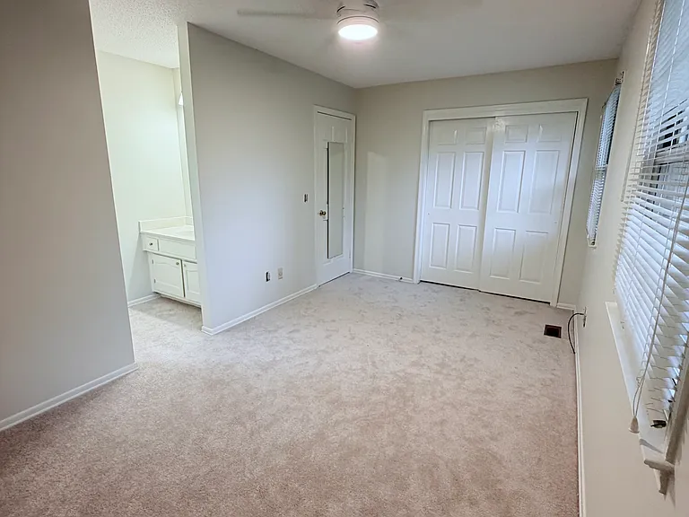 3132 Westbury Dr — Photo 11