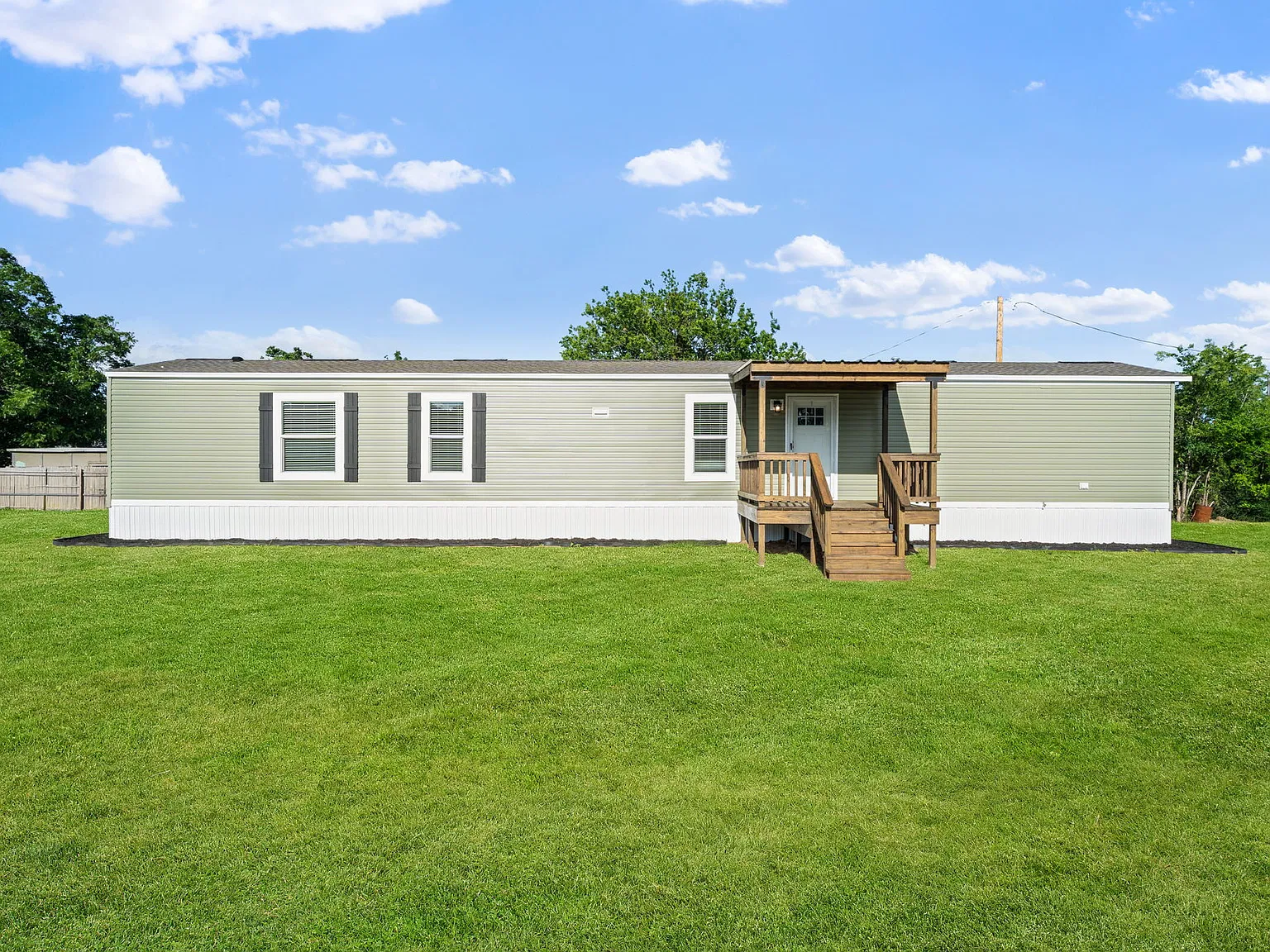 3 bed, 1152 sqft, $1,195 — Photo 3