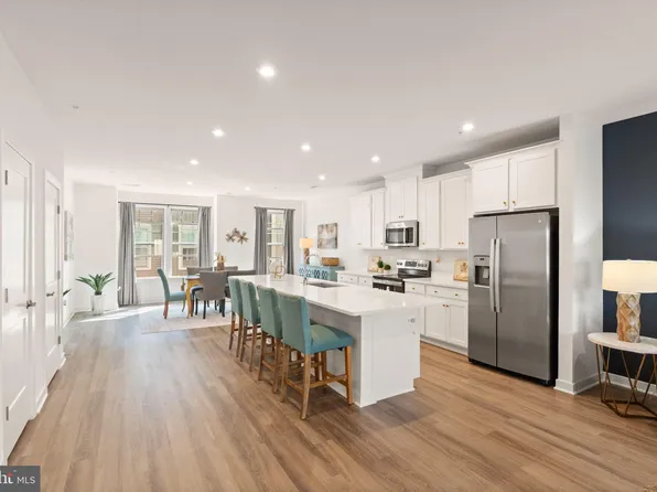 613 Percy Pl, Manassas, VA 20111