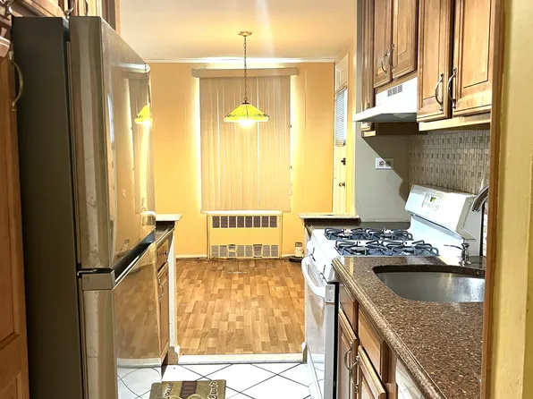 2626 Homecrest Avenue image 4 of 11