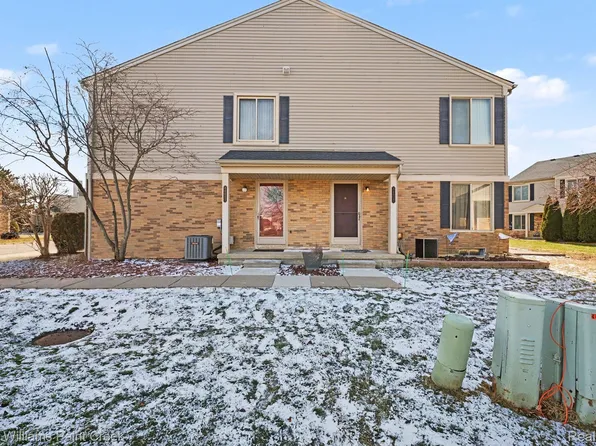44643 Connecticut Ct, Clinton Township, MI 48038