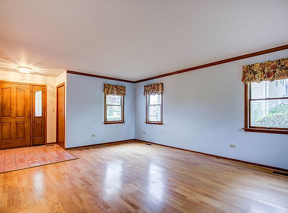 3rd image of 1731 Heather Hill Cres