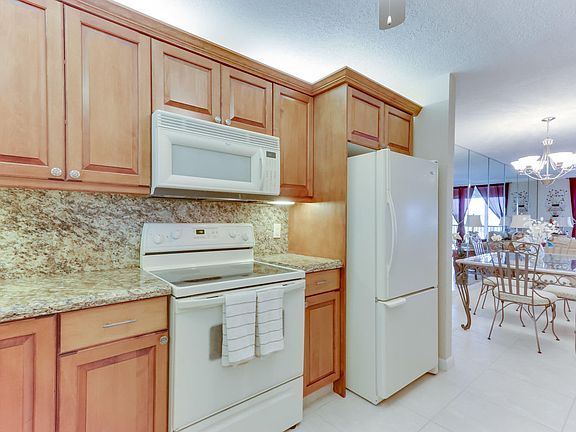 5th image of 740 E Ocean Ave APT 408