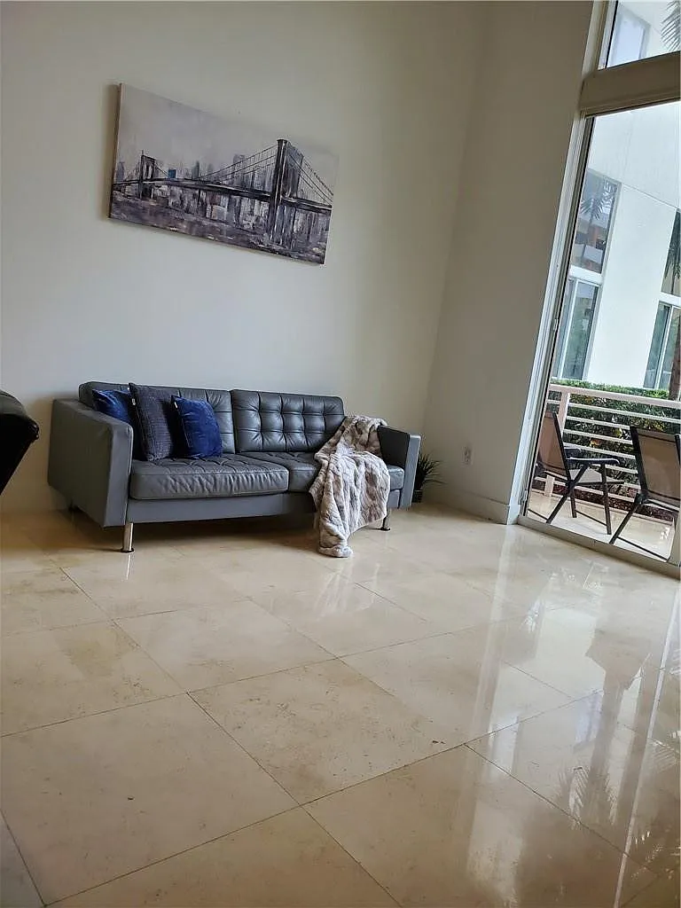 1 bed, 1.0 bath, 845 sqft, $2,500 — Photo 3
