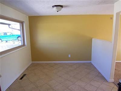 4th image of 5964 Chatsworth Dr