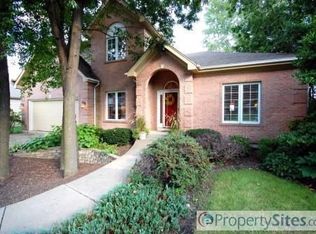 2329 Brookwood Ct, Aurora, IL 60502