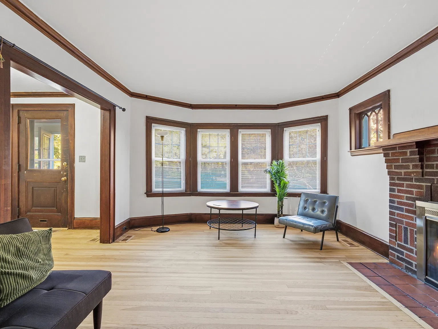 2 bed, 1600 sqft, $3,900 — Photo 3