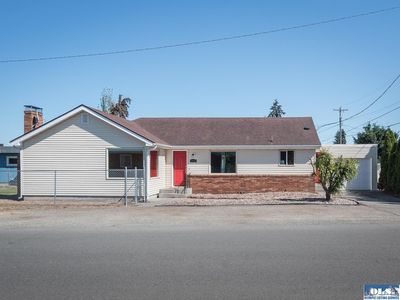 332 N 4th Ave, Sequim, WA, 98382