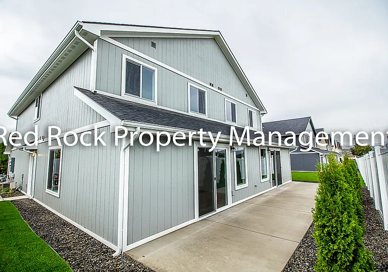 1430 N Michigan Ln — Photo 17
