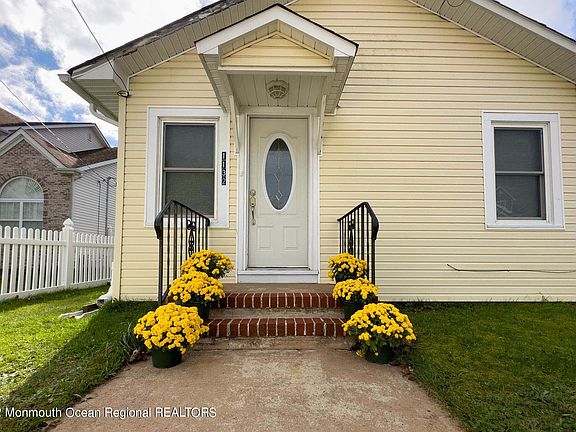 4th image of 1132 2nd Avenue