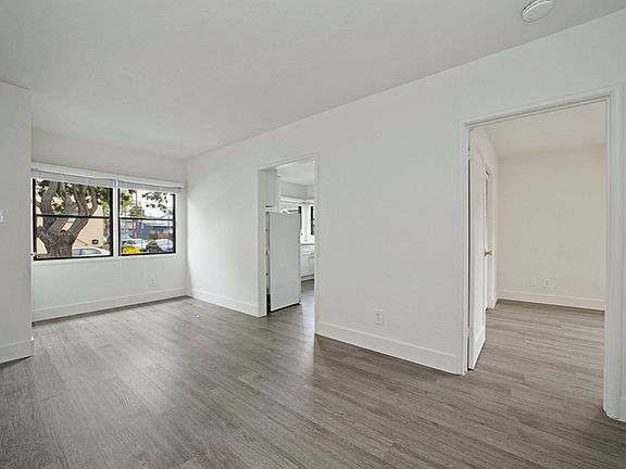 5th image of 5941 Vallejo St #1253