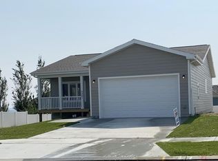 3301 Prairie Commons St, Williston, ND 58801