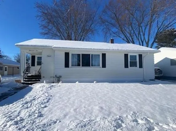 3205 15th St, Menominee, MI 49858