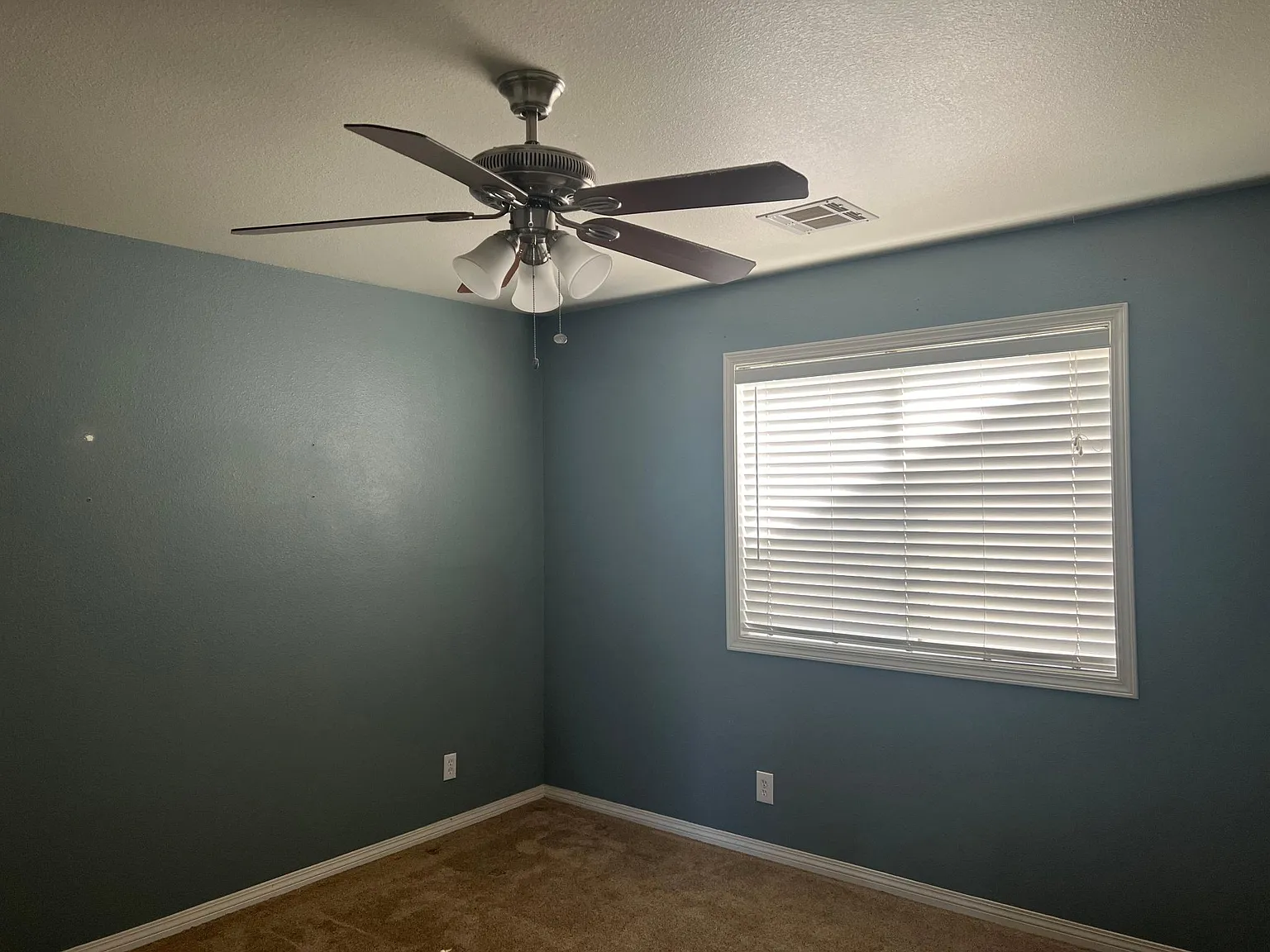 2 bed, 900 sqft, $1,600 — Photo 4