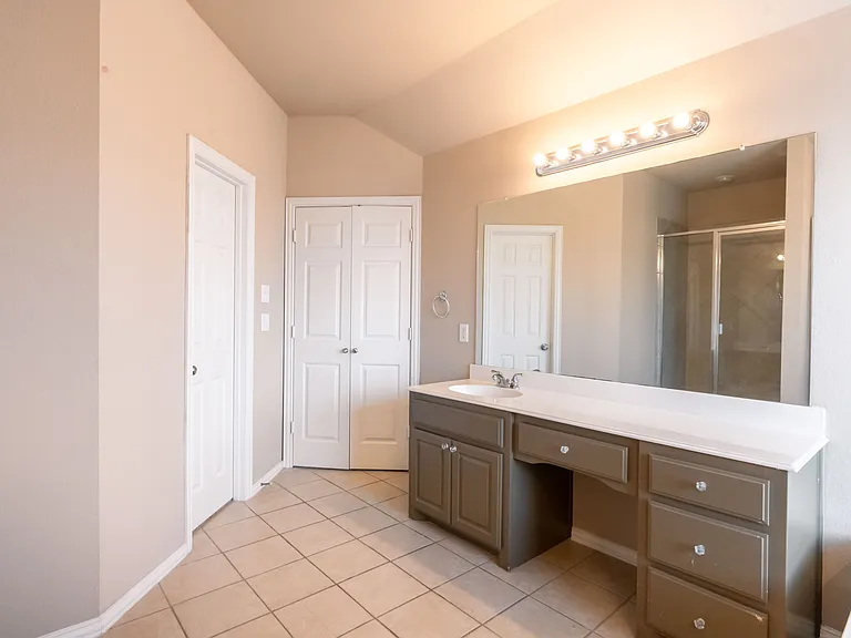 2505 Vista Oaks Dr — Photo 8