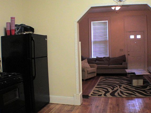 4th image of 2207 Clifton Ave
