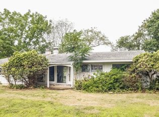 1033 Boston Post Rd, Old Saybrook, CT 06475