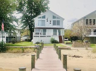 7641 Bay St, Pasadena, MD 21122