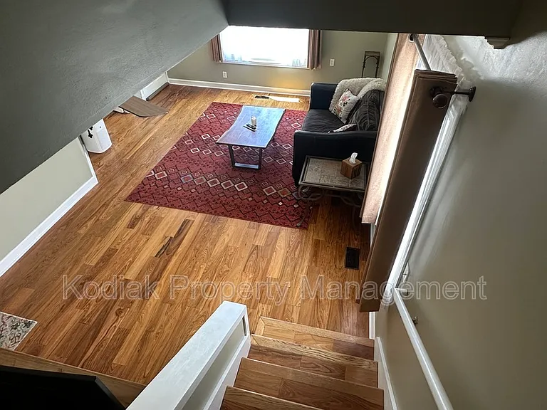 467 E 5th Ave — Photo 16