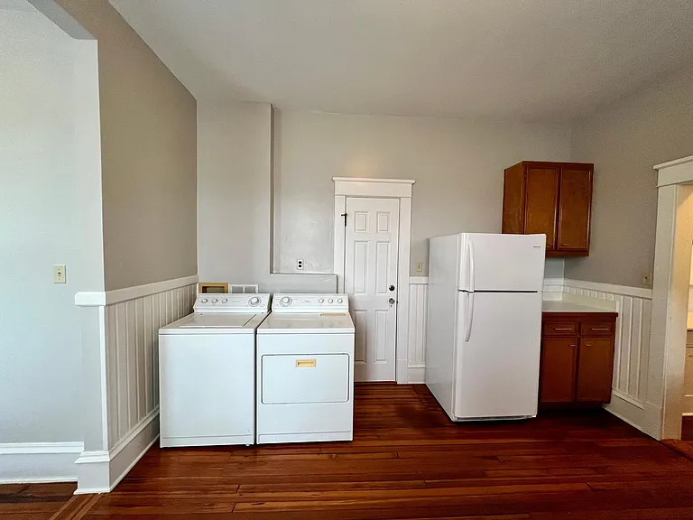 1188 W 4th St #1 — Photo 13