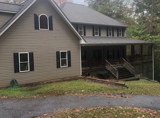 875 Singing Hills Dr, Clarkesville, GA 30523