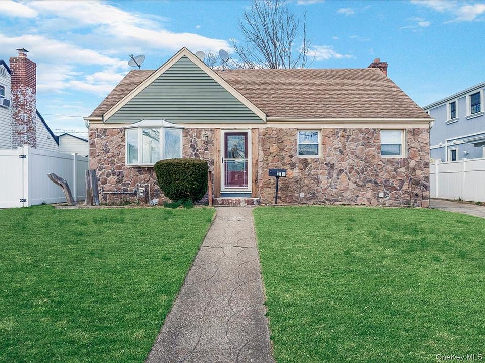 1st image of 215 Hathaway Avenue