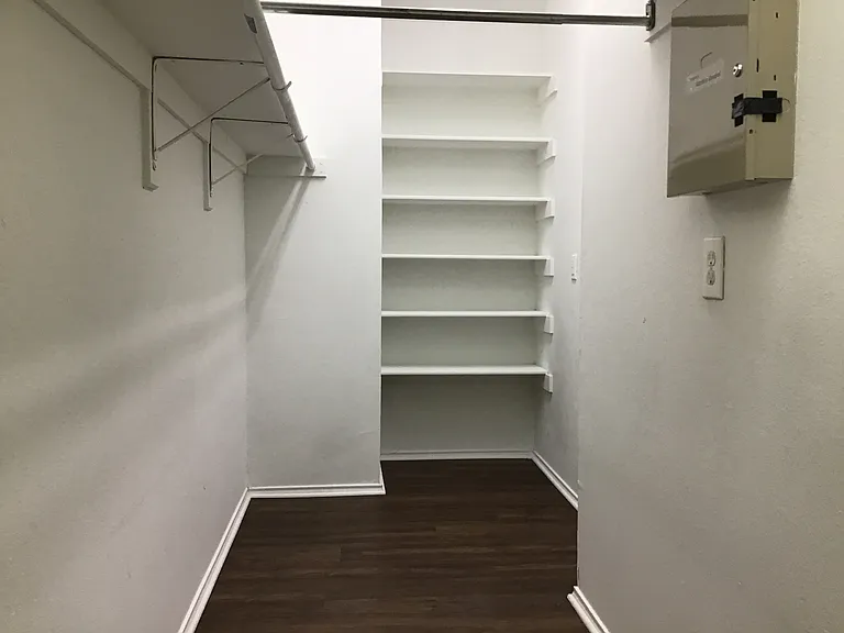 129 Hanover St — Photo 19