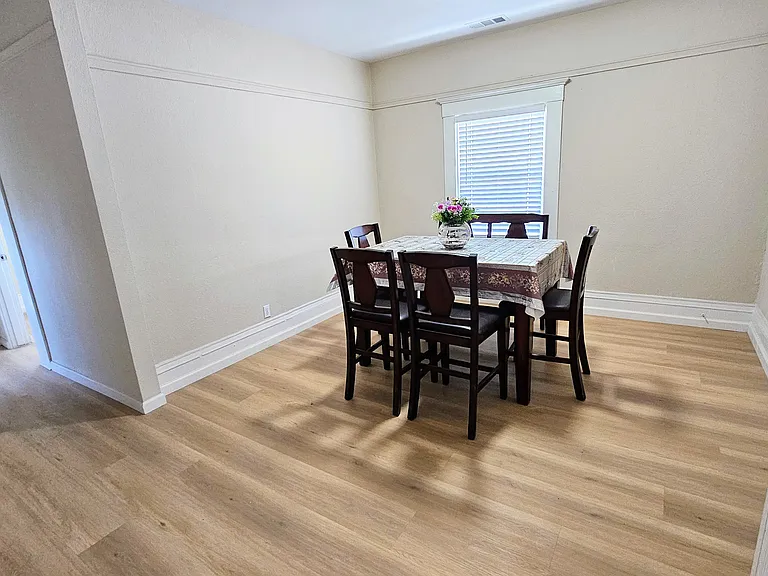 5117 Foothill Blvd #4 — Photo 6