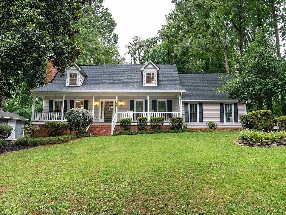 1st image of 904 Sussex Ct