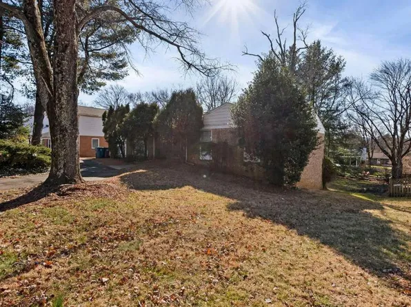 7923 Lewinsville Rd, Mc Lean, VA 22102