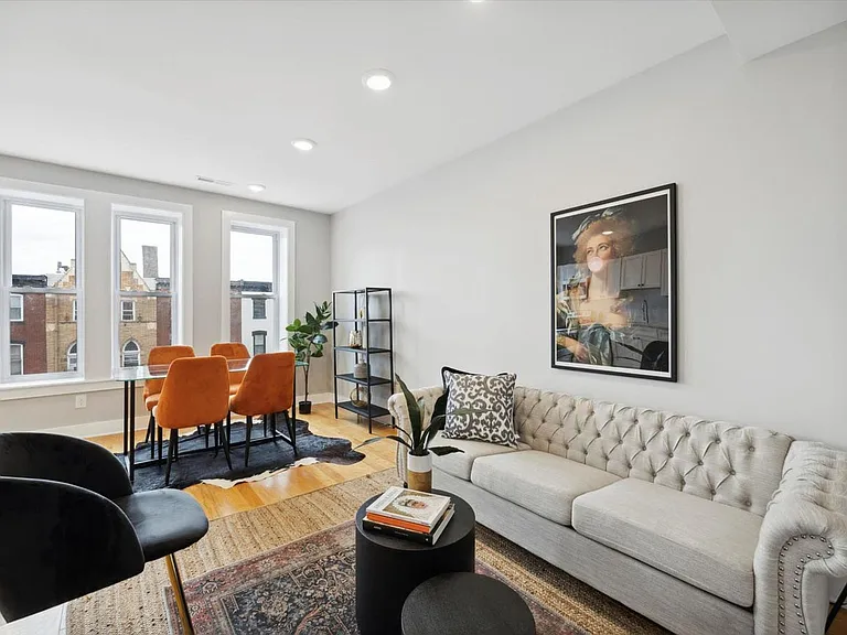 2827 W Girard Avenue — Photo 2
