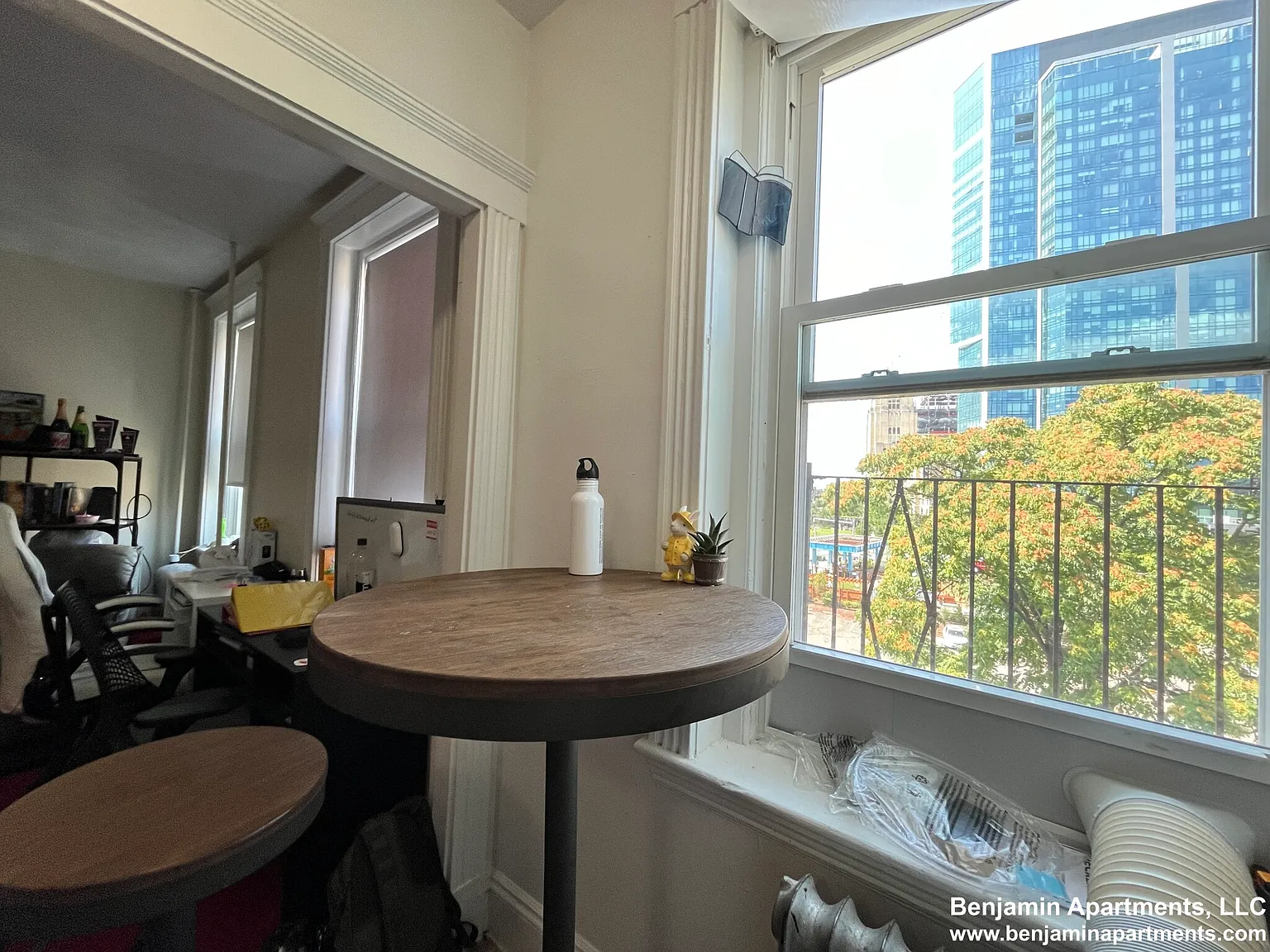 1 bed, $2,465 — Photo 4