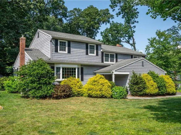 20 Munnisunk Drive, Simsbury, CT 06070