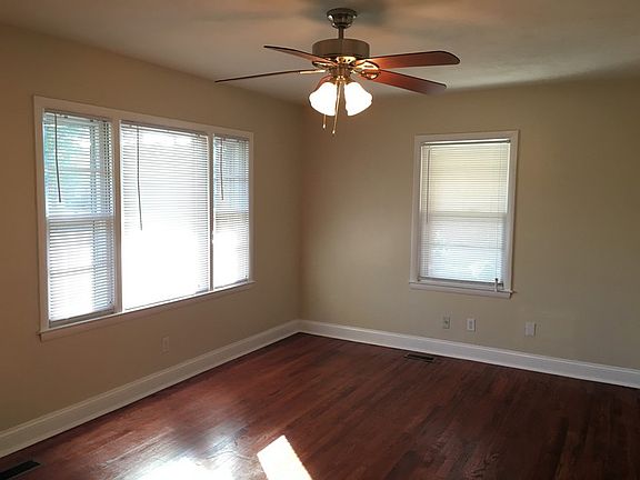4th image of 205 Herbert St