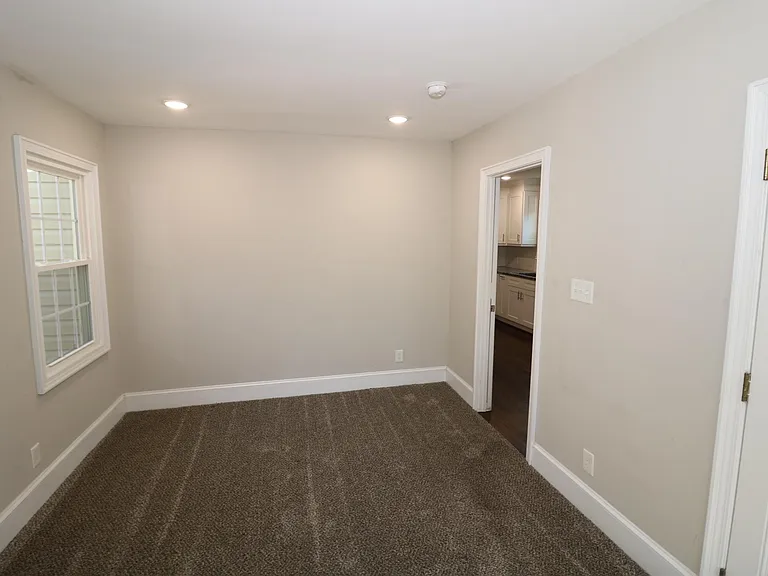 2227 Celia Ave — Photo 15