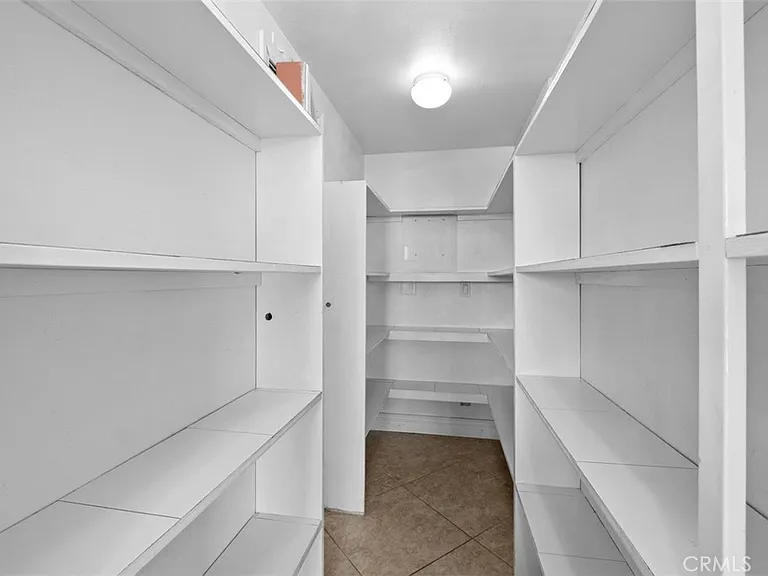 22481 Ivy Rdg — Photo 15
