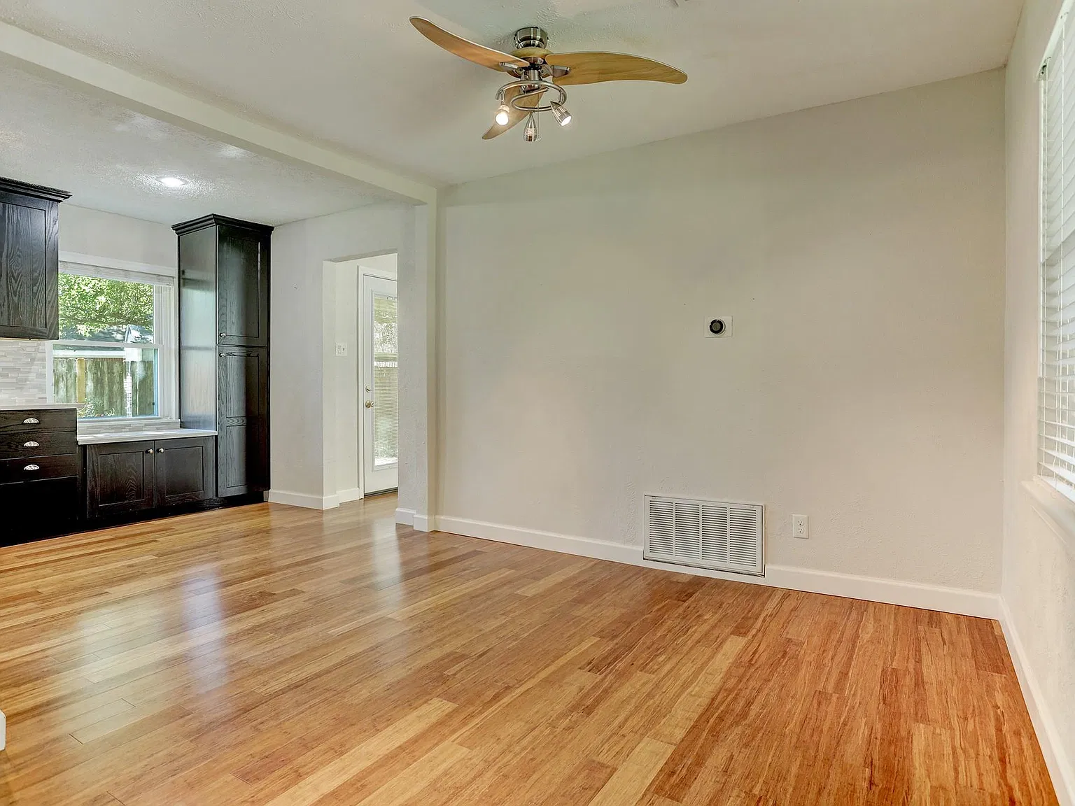 2 bed, 1.0 bath, 1188 sqft, $2,100 — Photo 4