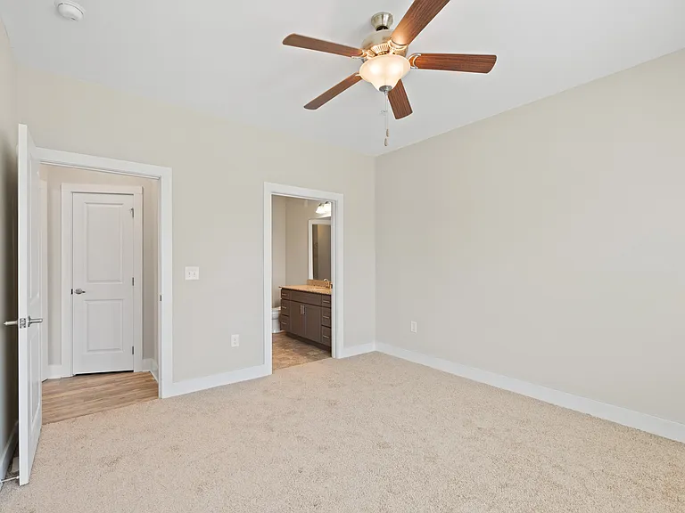 Gateway Apartments — Photo 42