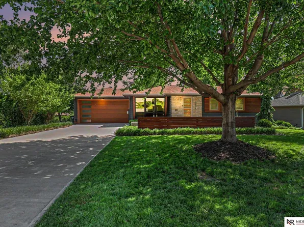 10416 Oak St, Omaha, NE 68124