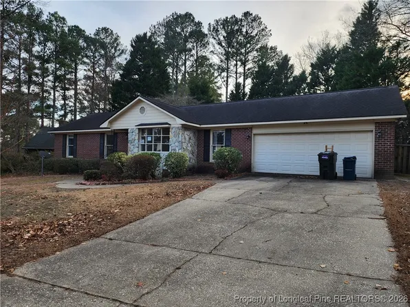 3905 Clearwater Dr, Fayetteville, NC 28311