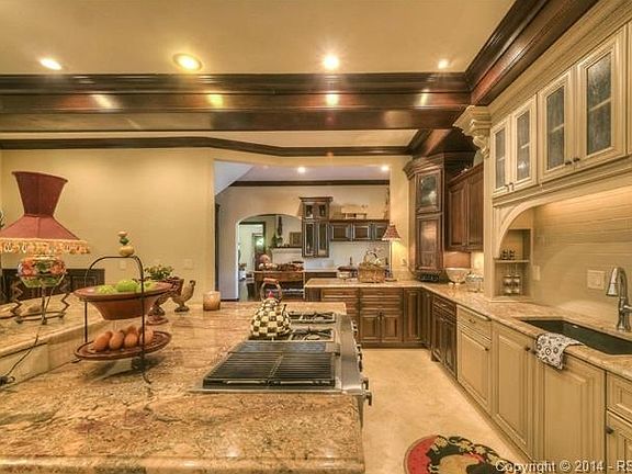 Gourmet kitchen with all the upgrades