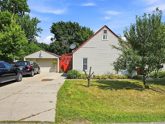 2nd image of 8251 McClellan St