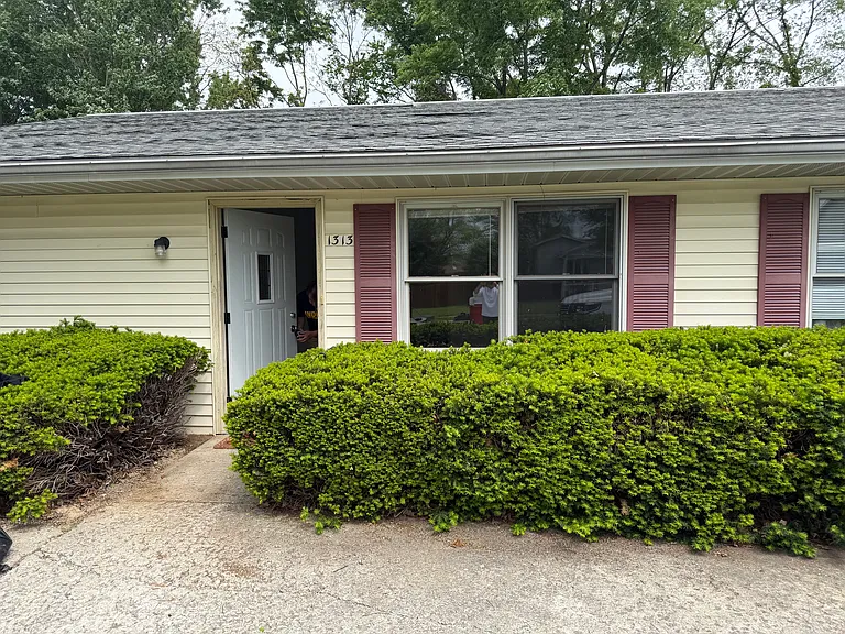 1313 S Hickory Grove Ln #1313 — Photo 1
