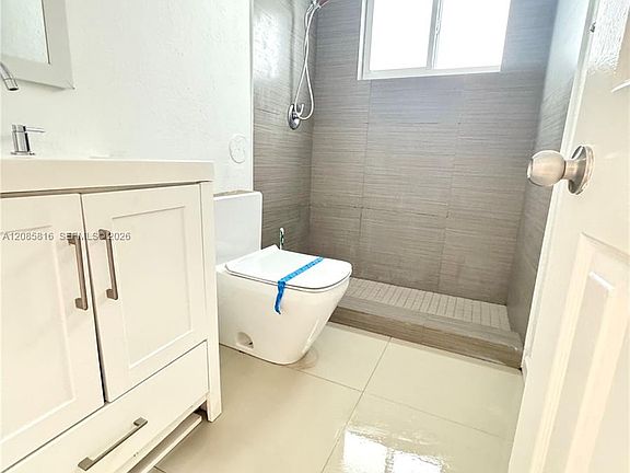 5th image of 8035 Crespi Blvd APT 2