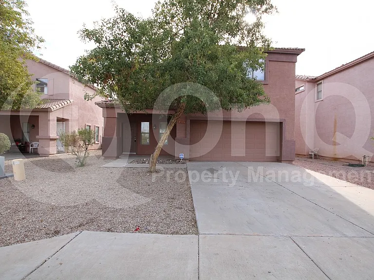 615 E Cody Dr — Photo 2