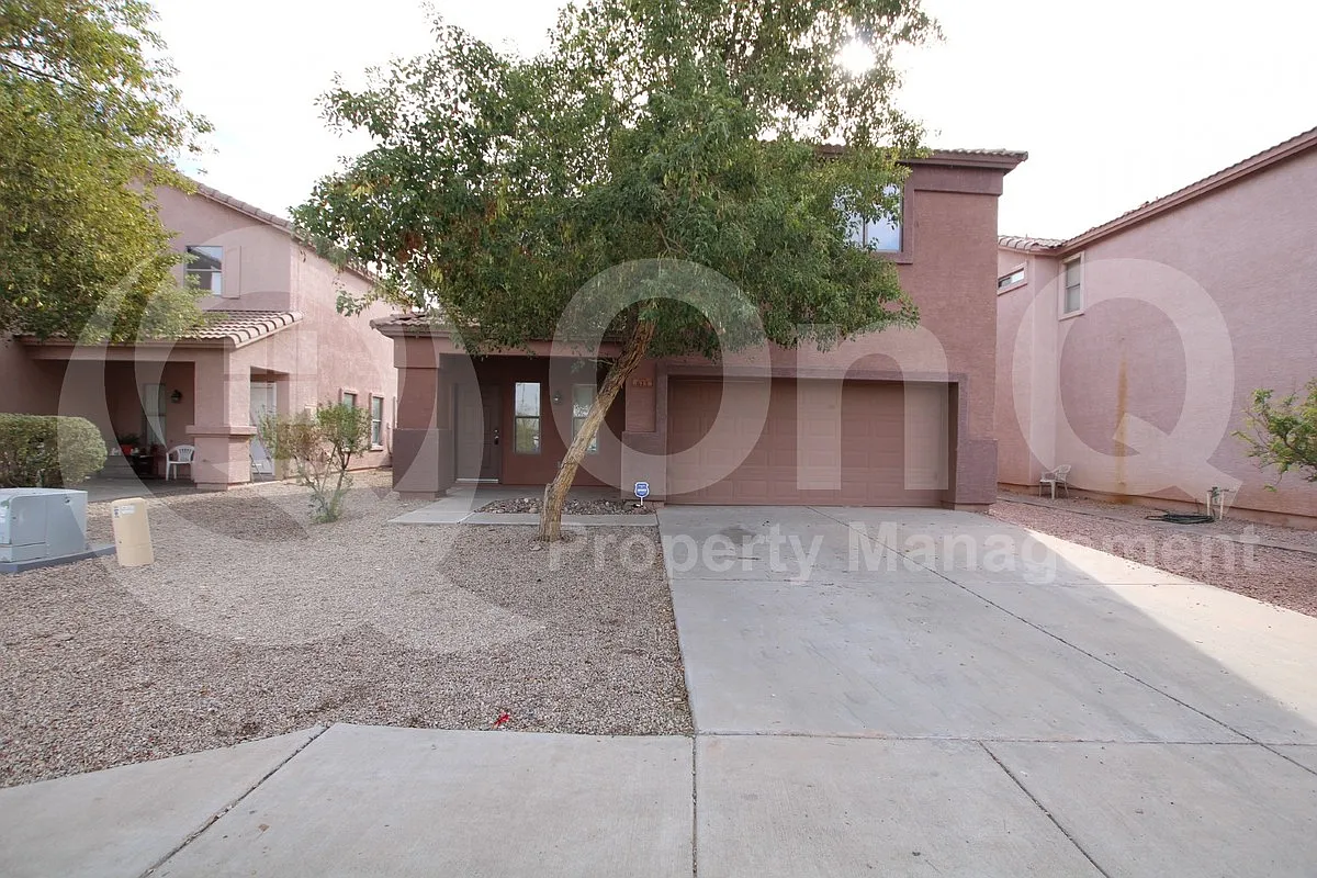Building Photo - 615 E Cody Dr